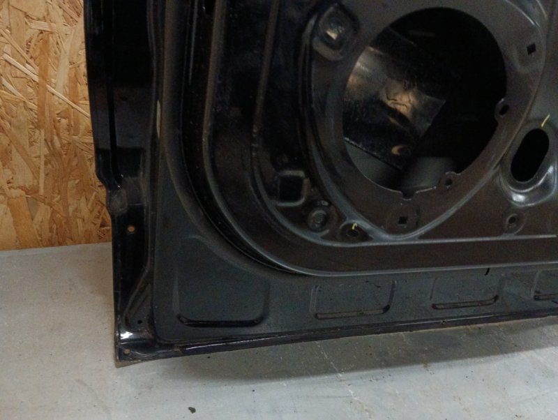 Дверь задняя правая