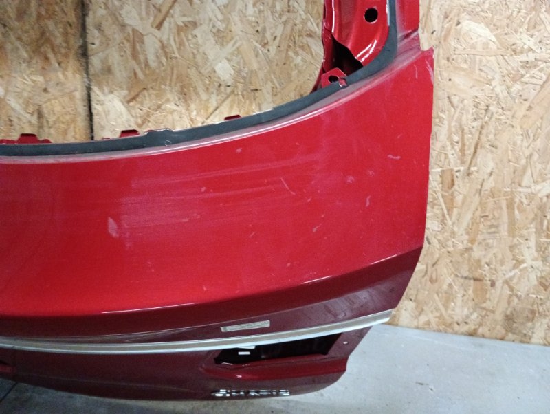 Дверь багажника