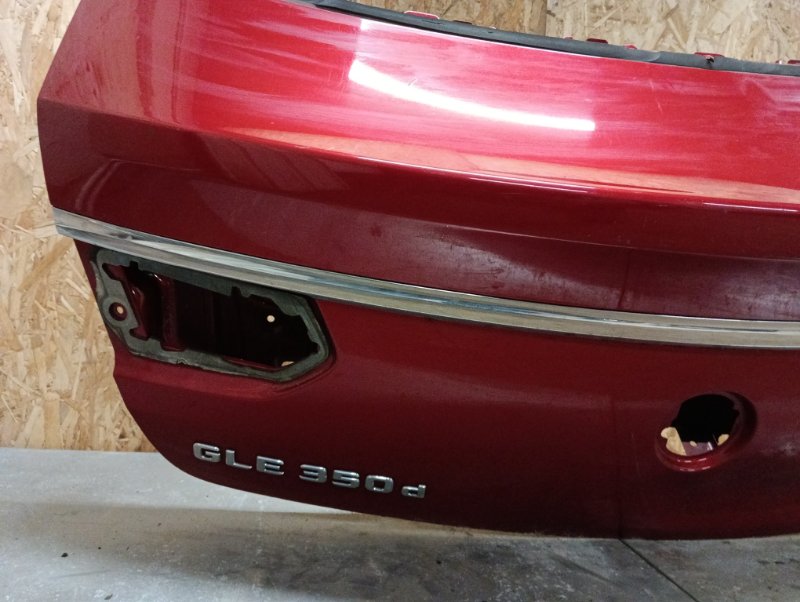 Дверь багажника