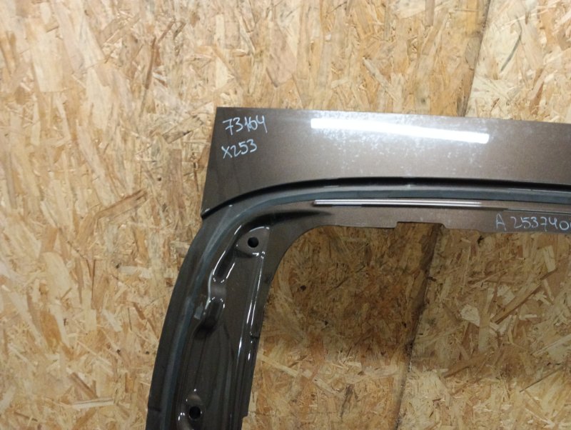 Дверь багажника