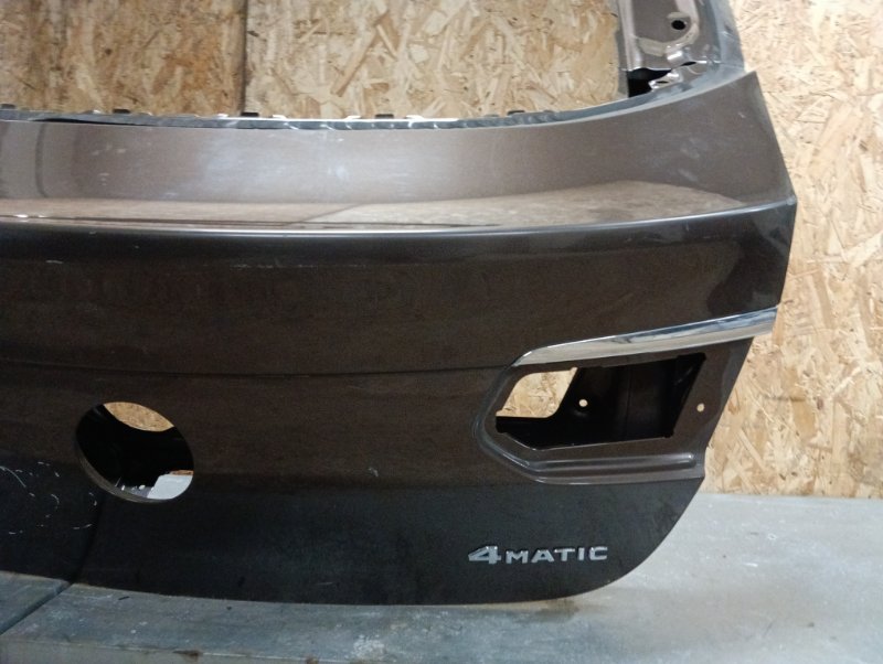 Дверь багажника