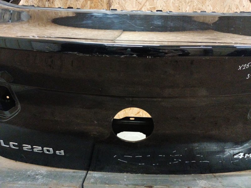 Дверь багажника