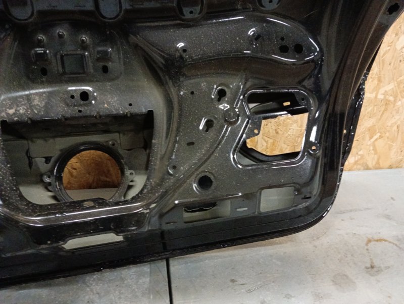 Дверь багажника