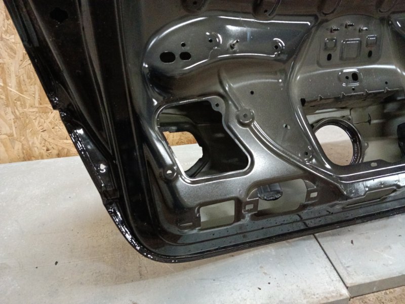 Дверь багажника