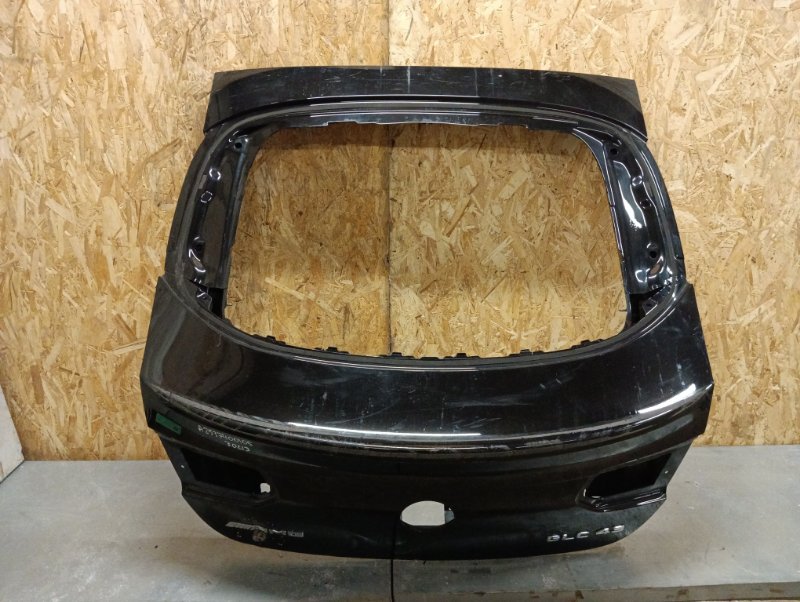 Дверь багажника