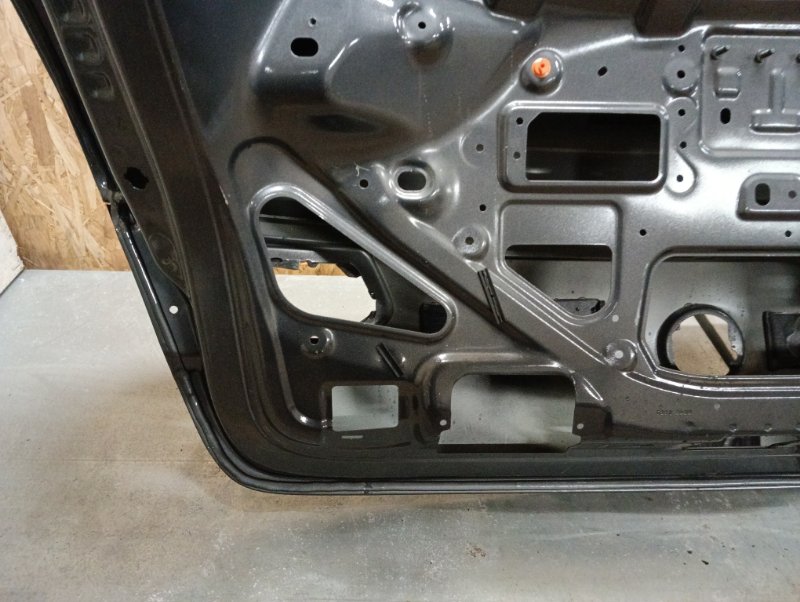 Дверь багажника