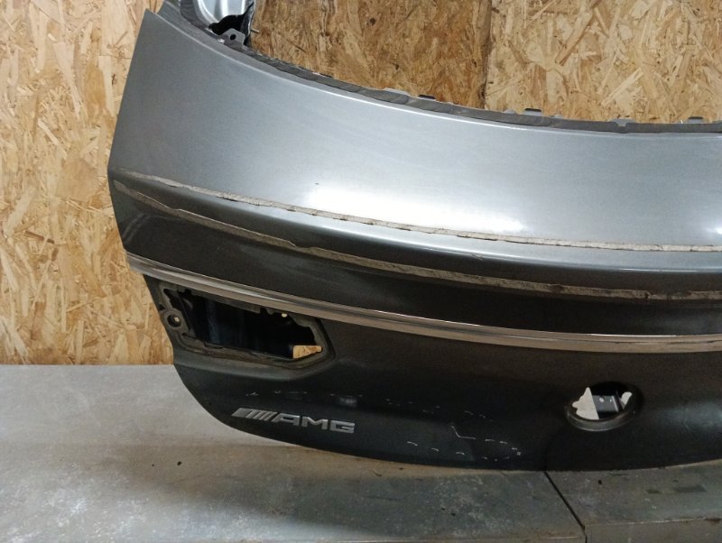 Дверь багажника