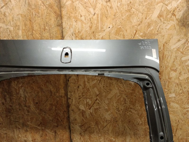 Дверь багажника