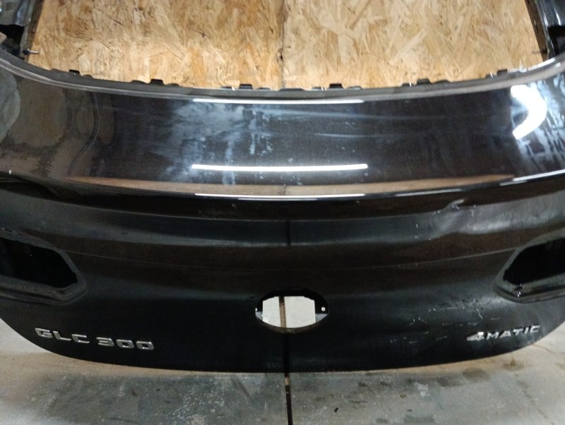 Дверь багажника