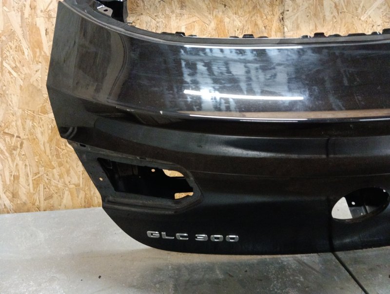 Дверь багажника