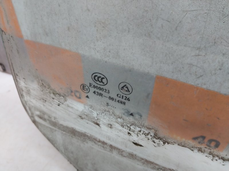 Стекло двери задней левой