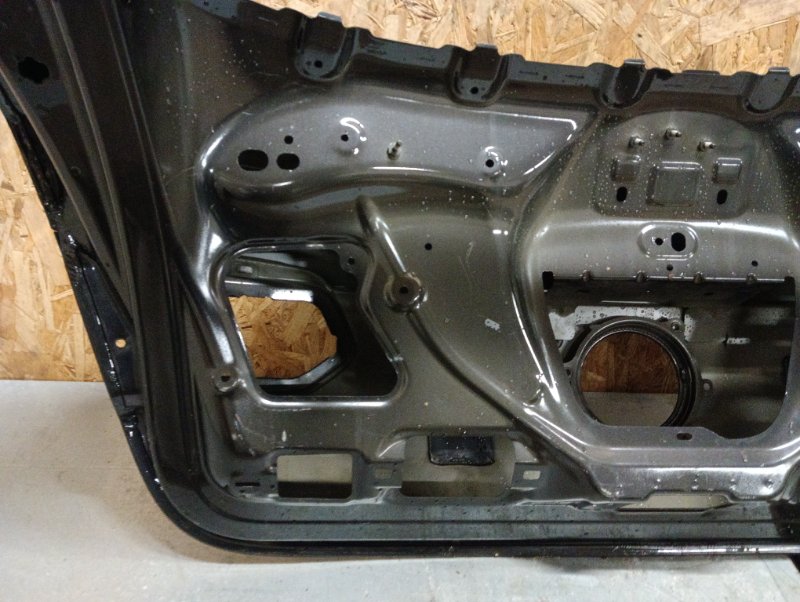 Дверь багажника