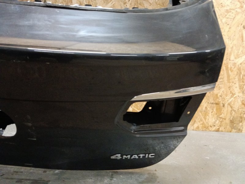 Дверь багажника