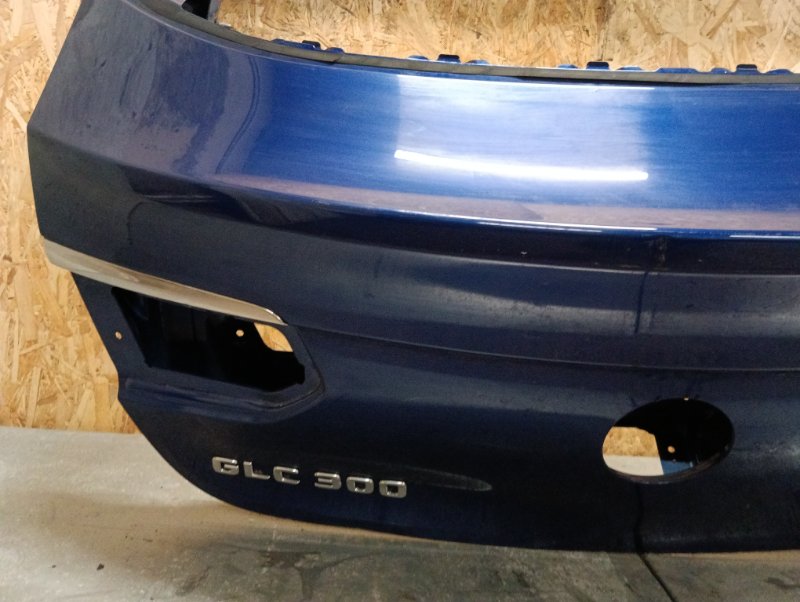 Дверь багажника