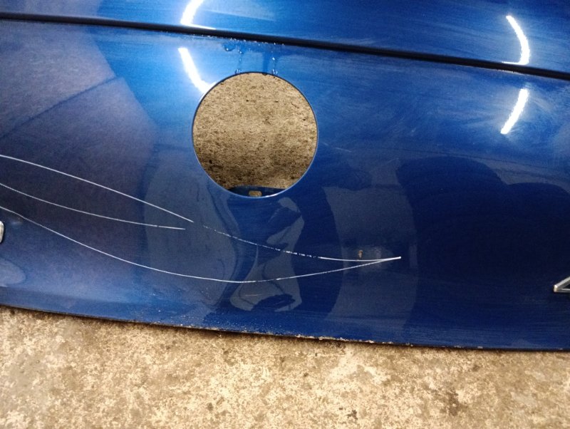 Дверь багажника