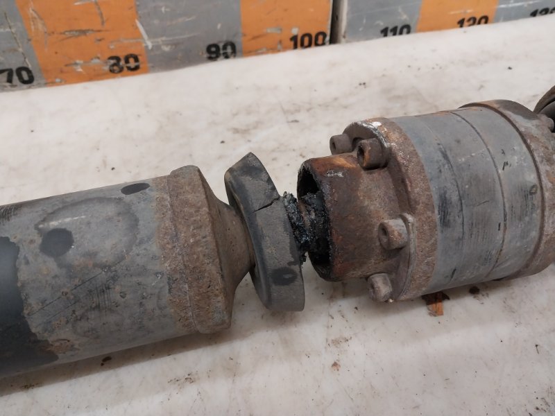 Вал карданный