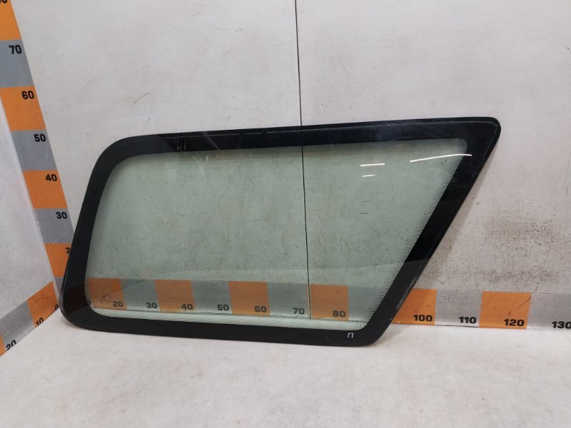 Стекло кузовное глухое левое