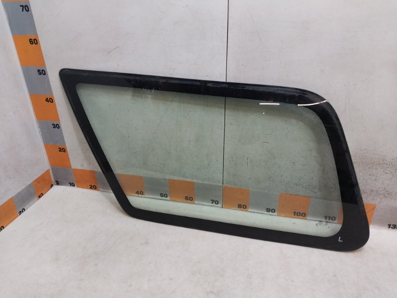 Стекло кузовное глухое левое