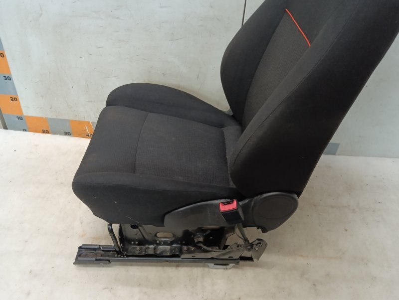 Сиденье переднее правое