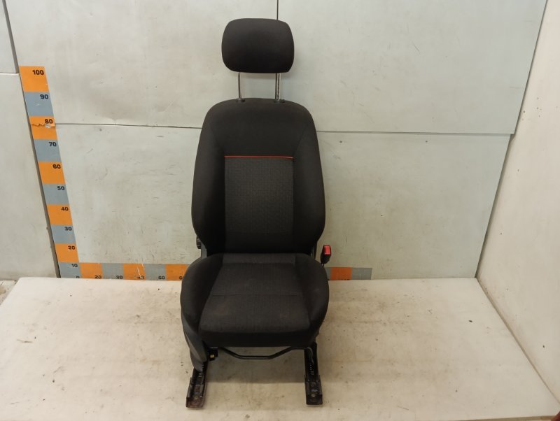 Сиденье переднее правое