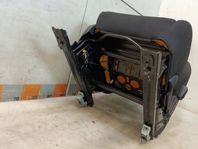 Сиденье переднее правое