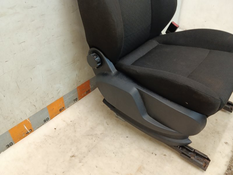 Сиденье переднее правое