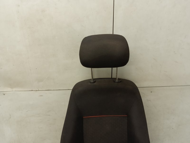 Сиденье переднее левое