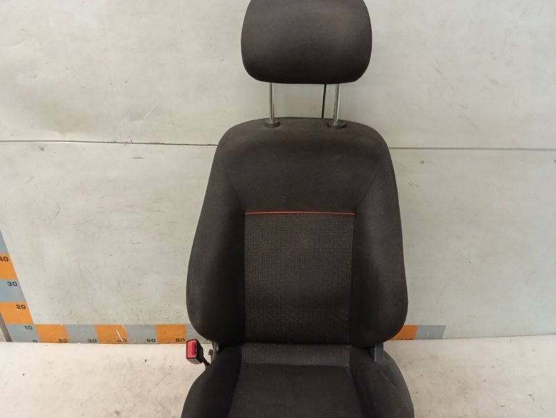 Сиденье переднее левое