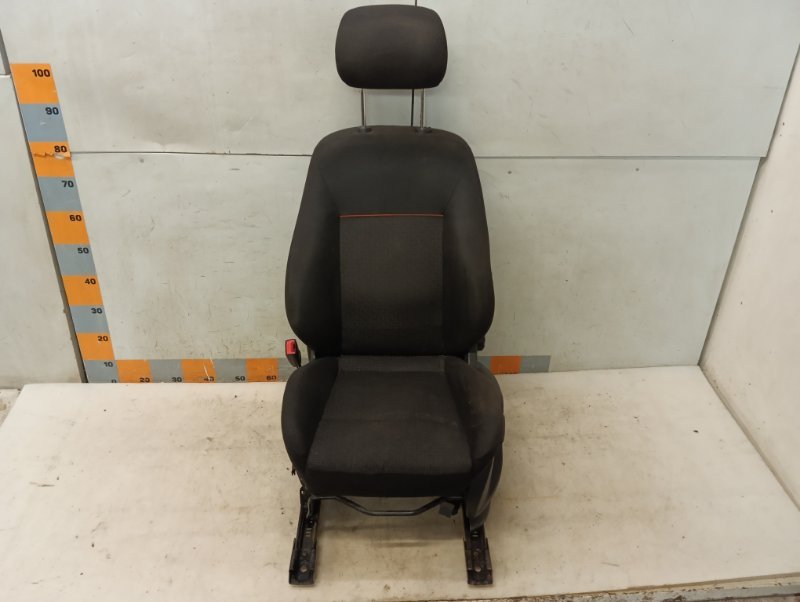 Сиденье переднее левое