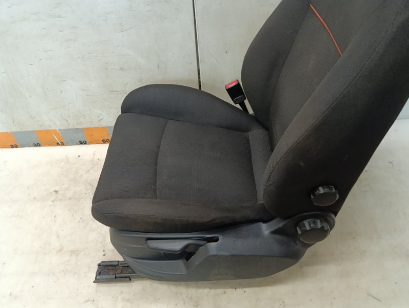 Сиденье переднее левое