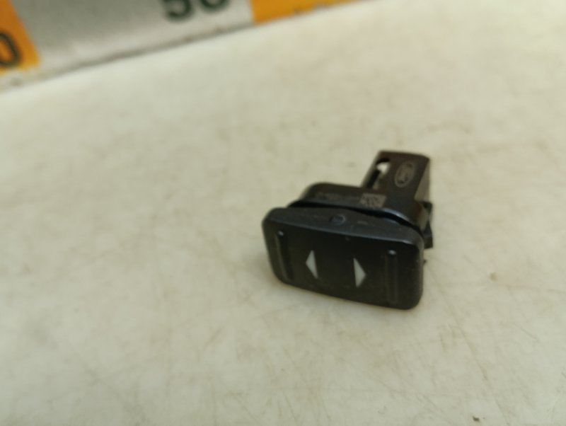 Кнопка стеклоподъемника