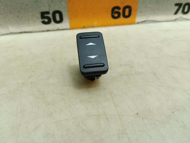 Кнопка стеклоподъемника