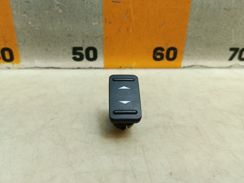 Кнопка стеклоподъемника