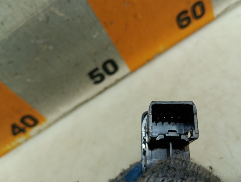 Кнопка стеклоподъемника