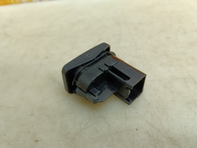 Кнопка стеклоподъемника