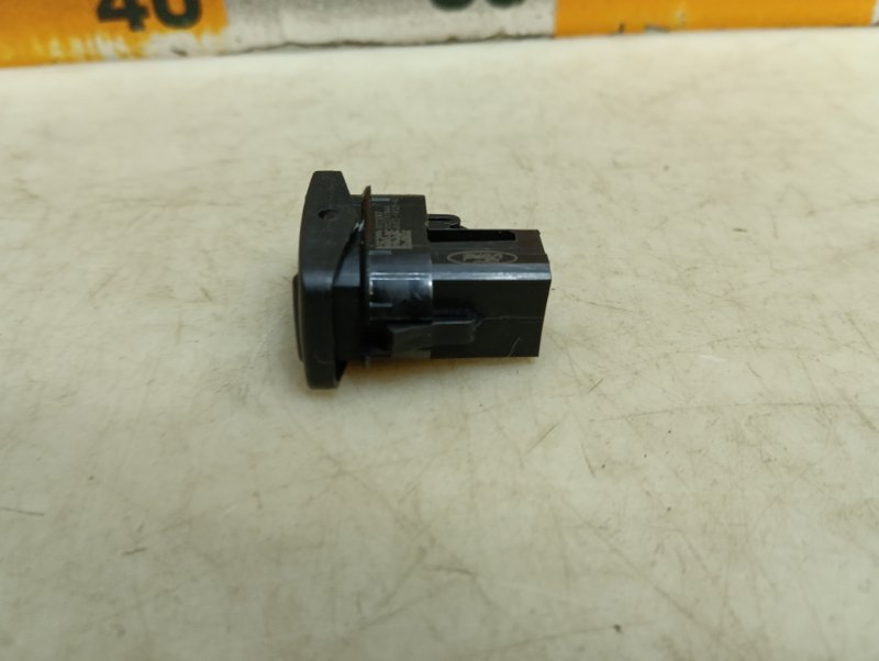 Кнопка стеклоподъемника