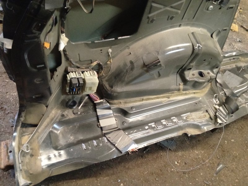 Крыло заднее левое