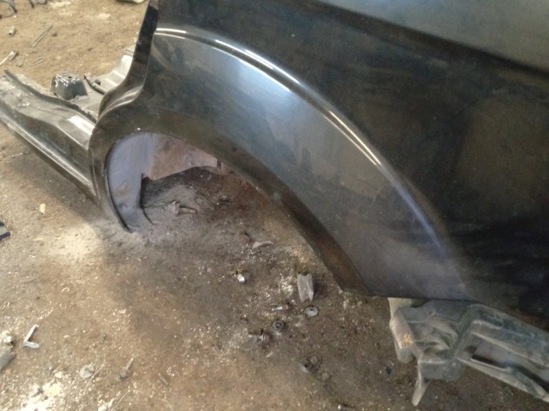 Крыло заднее левое