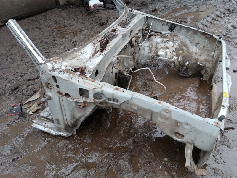 Кузовной элемент