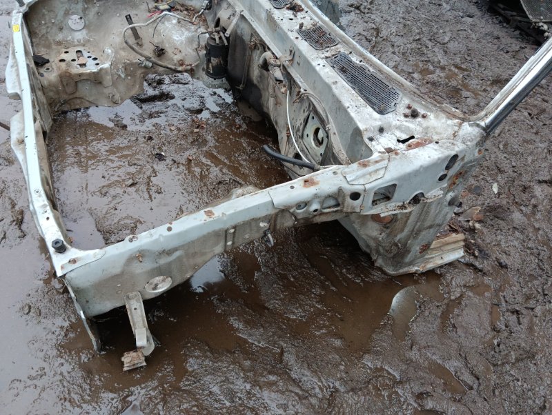 Кузовной элемент