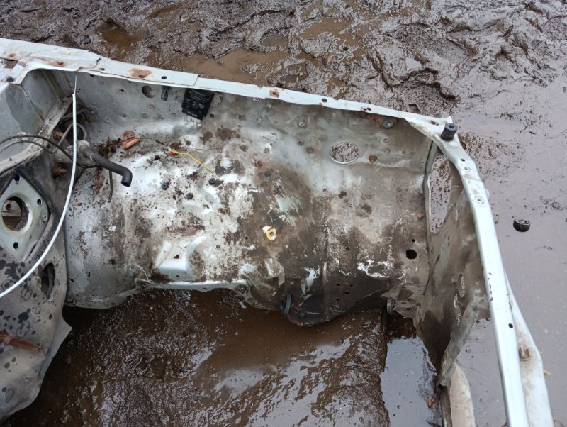 Кузовной элемент