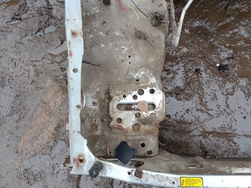 Кузовной элемент