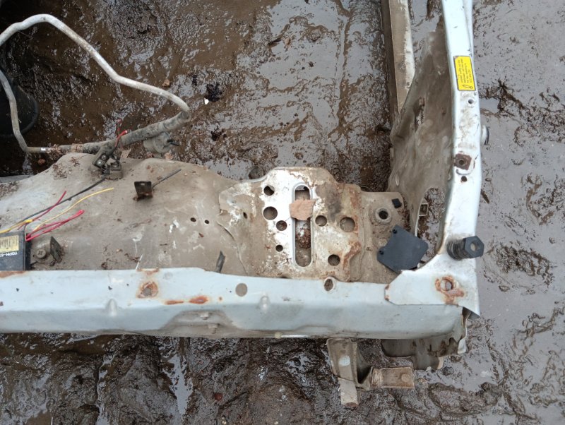 Лонжерон передний правый