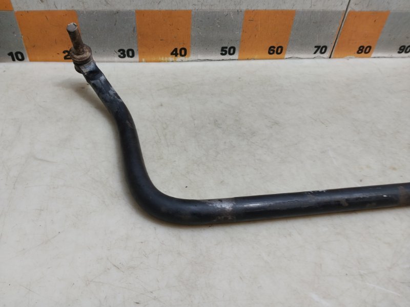 Стабилизатор передний