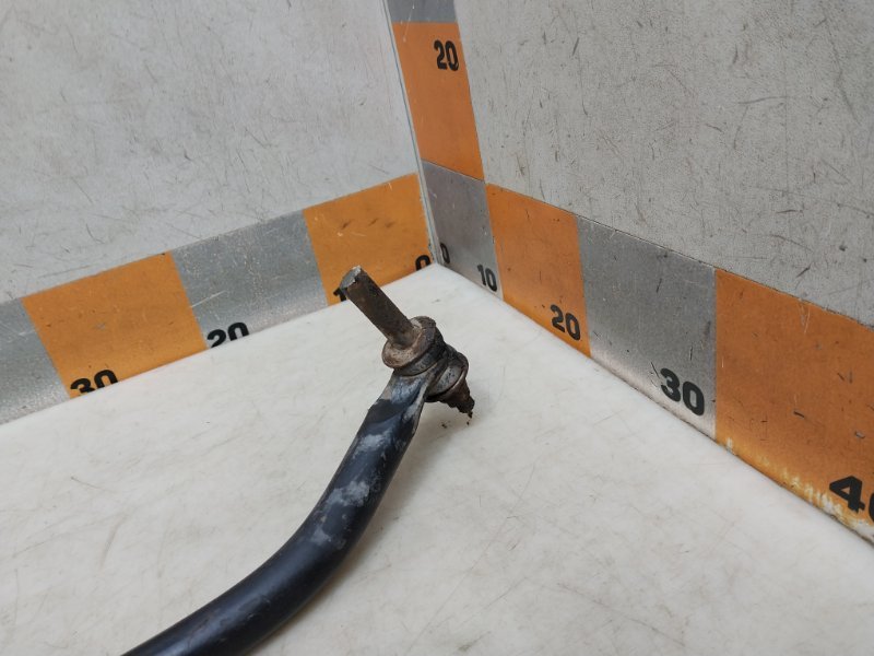 Стабилизатор передний