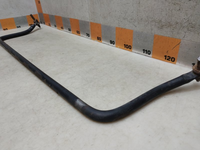 Стабилизатор передний