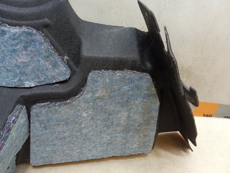 Обшивка багажника