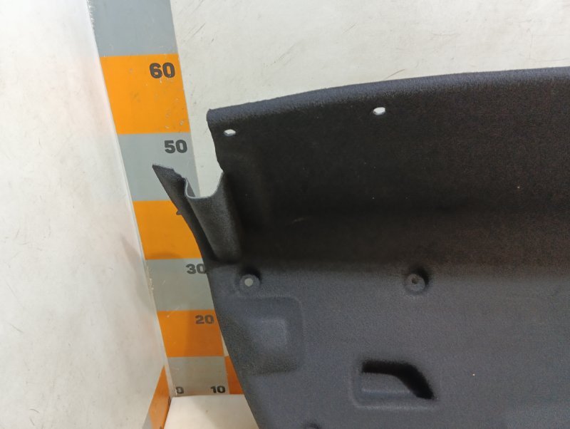 Обшивка крышки багажника