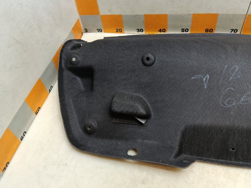 Обшивка крышки багажника