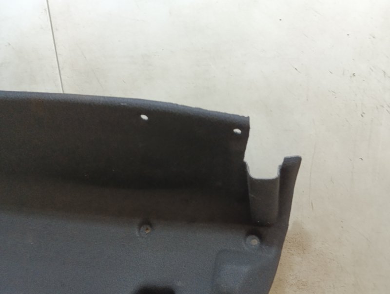 Обшивка крышки багажника